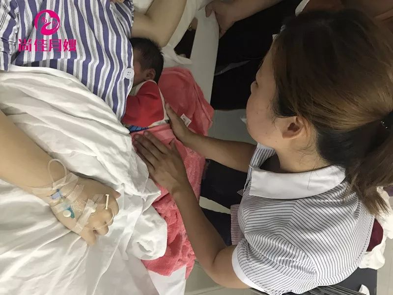 尚佳專業(yè)月嫂丨母乳丨吸奶器吸出來的奶量不能信！
